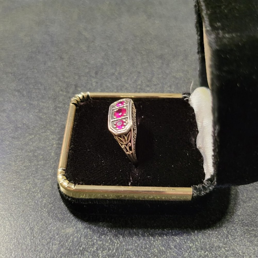 New Womens Pink Sapphires Lab Created Ring Sz 5.5 - Picture 3 of 4